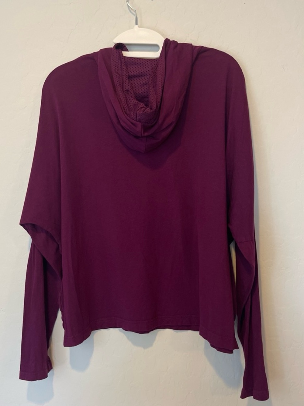 Puma Women’s Plum Purple Pullover Hoodie with White Cat Logo Cropped Size XL - Picture 2 of 9